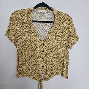 NWOT Coverstitched Cheetah Print Tie-Front Crop Top | M